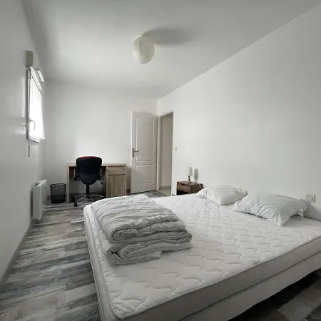 T2 Avec Balcon Et Parking - Proche Commerces Et Transports - Fr-1-246-676 La Rochelle (Charente-Maritime)